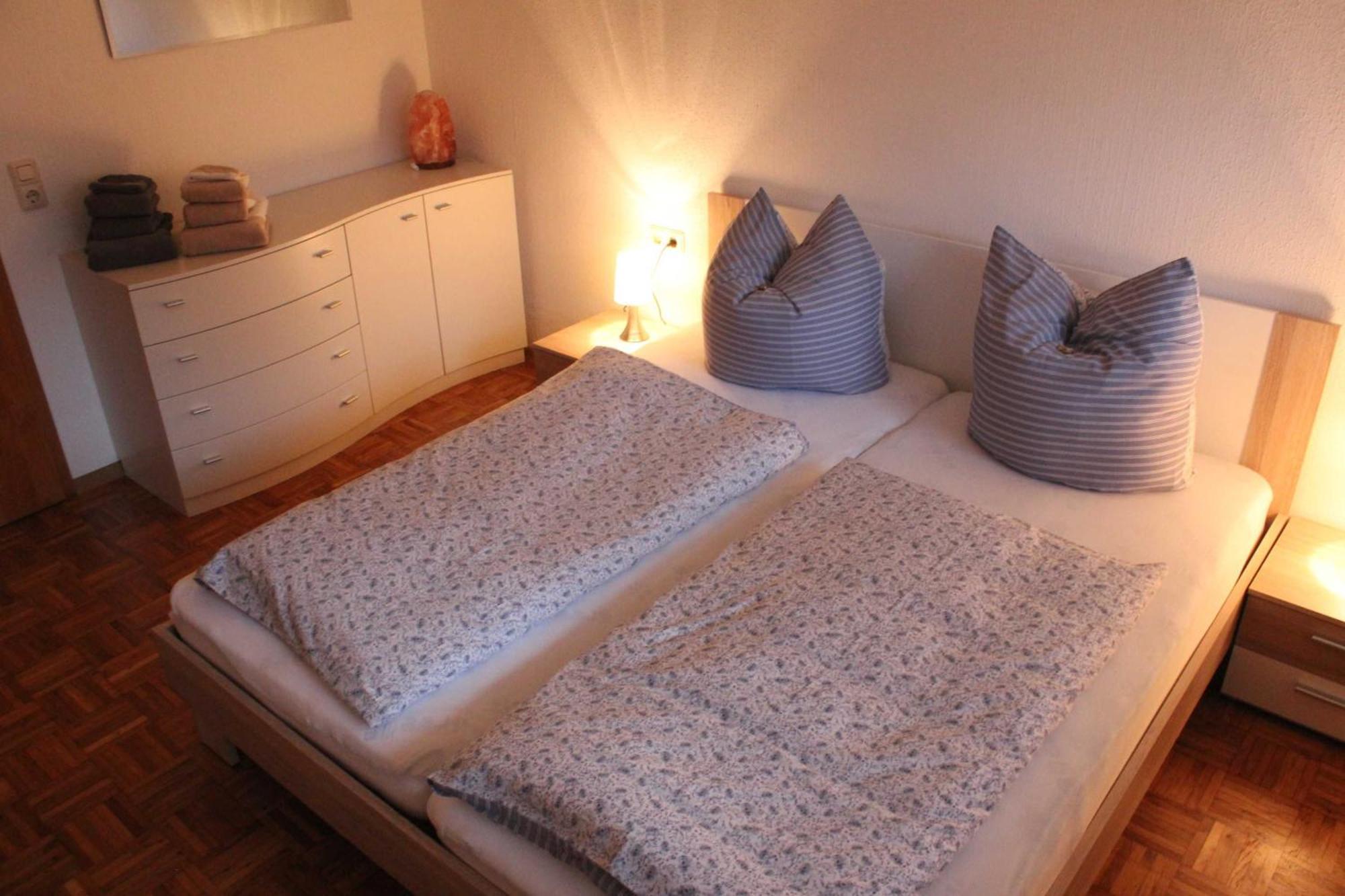 Ferienwohnung Domes-Kreuzer Bad Zwesten Exteriör bild